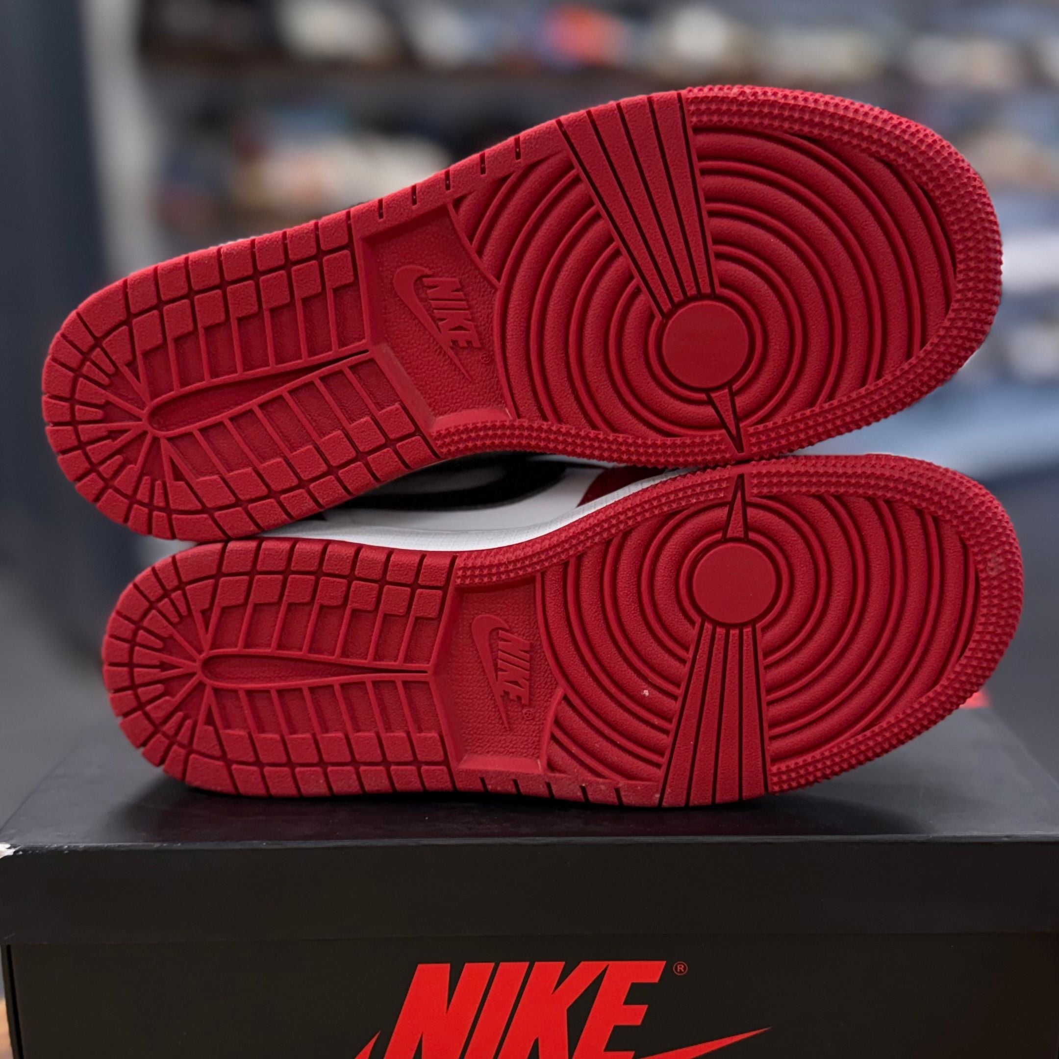 BRAND NEW STEAL - Jordan 1 Retro Low OG Chicago (2025) (GS)