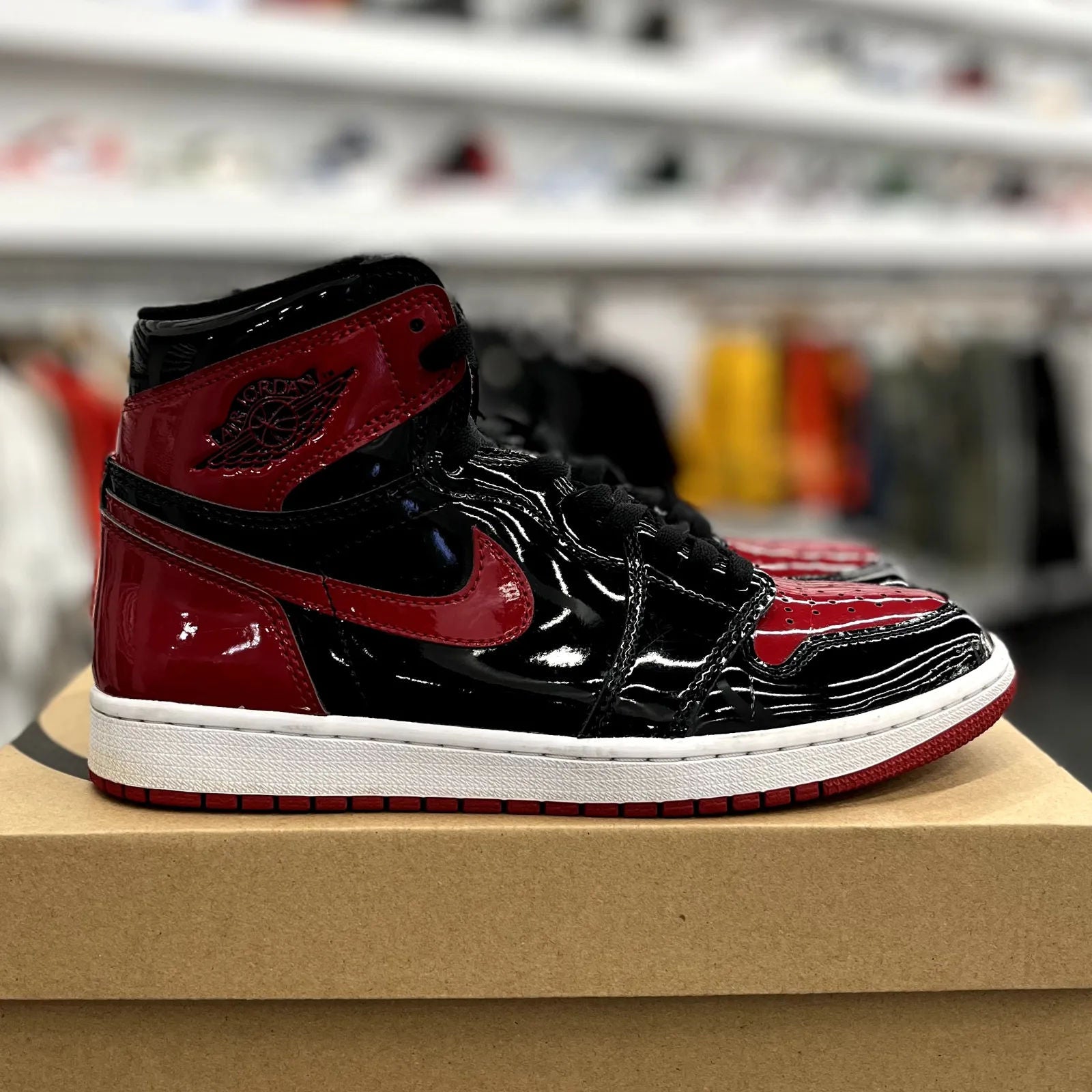 Jordan 1 Retro High OG Patent Bred - Preowned