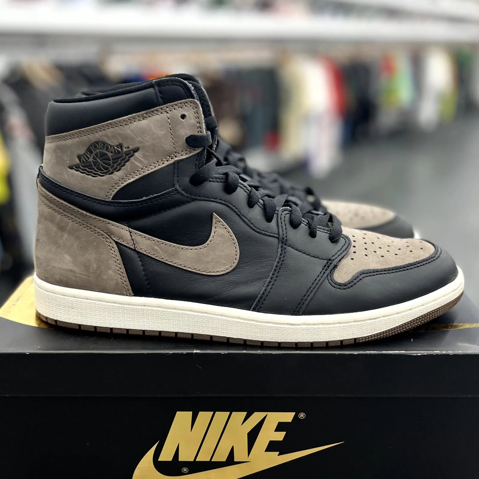 Jordan 1 Retro High OG Palomino - Preowned