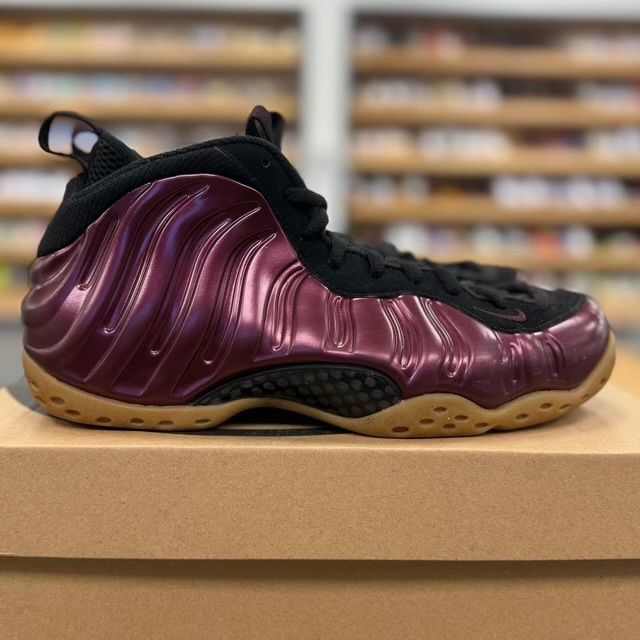 Nike Air Foamposite One Maroon - Preowned