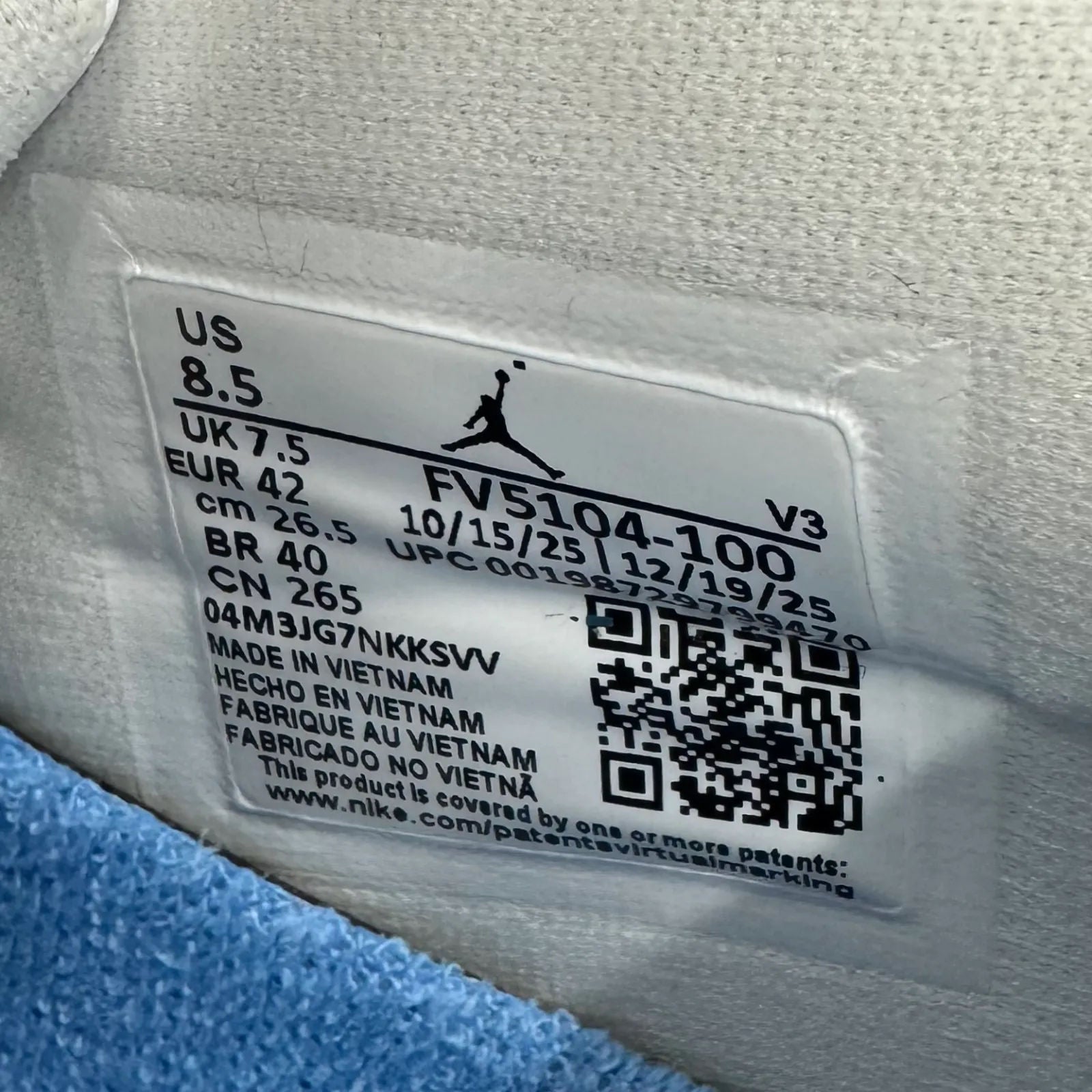 Jordan 11 Retro Low University Blue (2026) - Preowned