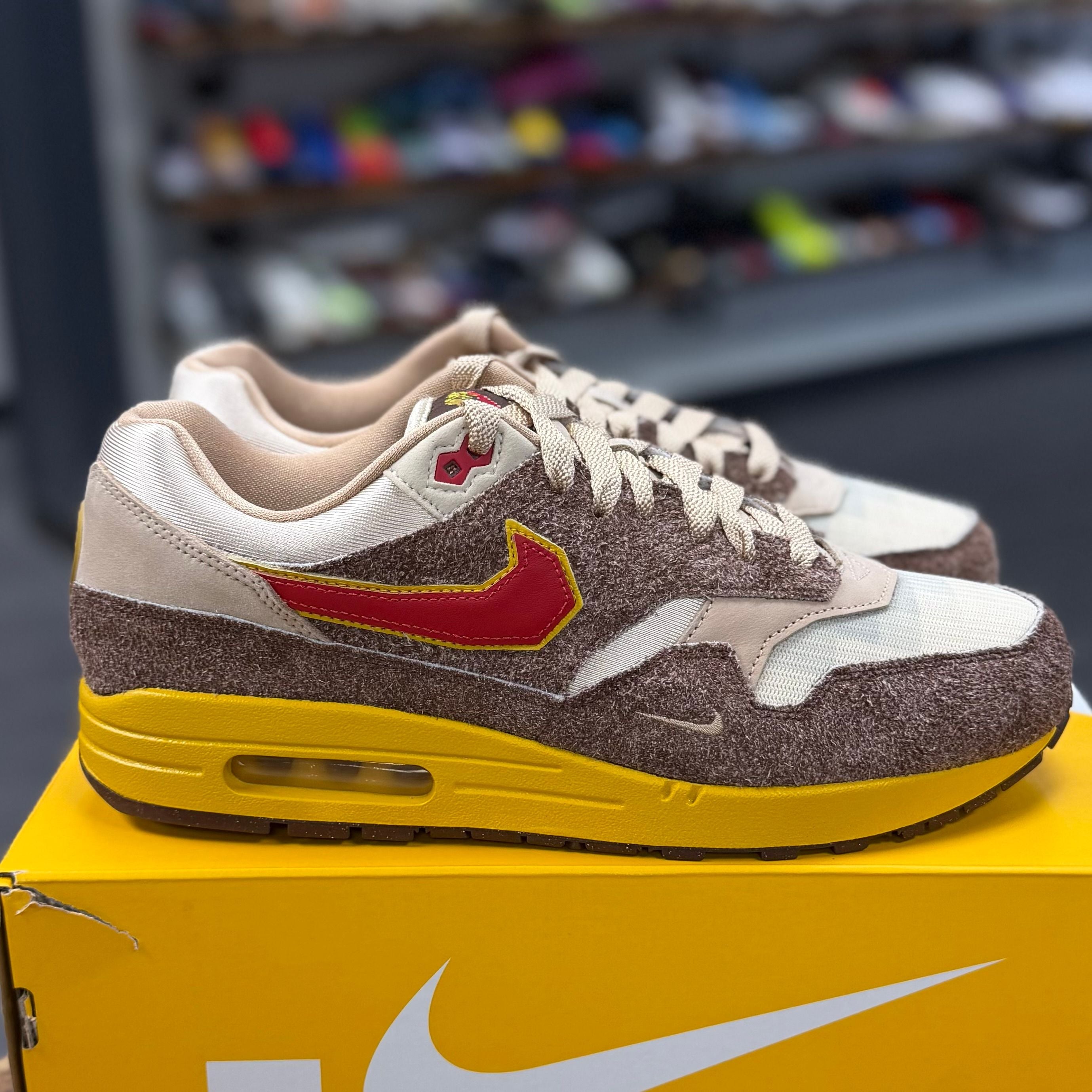 BRAND NEW STEAL - Nike Air Max 1 .SWOOSH Low Poly Big Head Origins