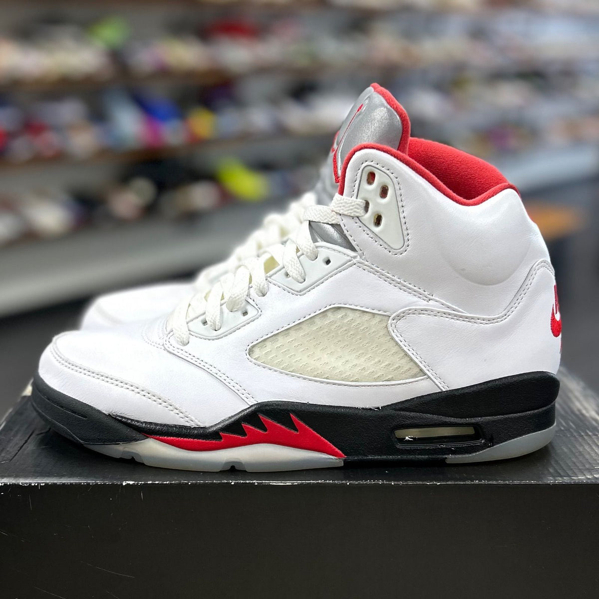Jordan 5 Retro Fire Red Silver Tongue (2020) - Preowned