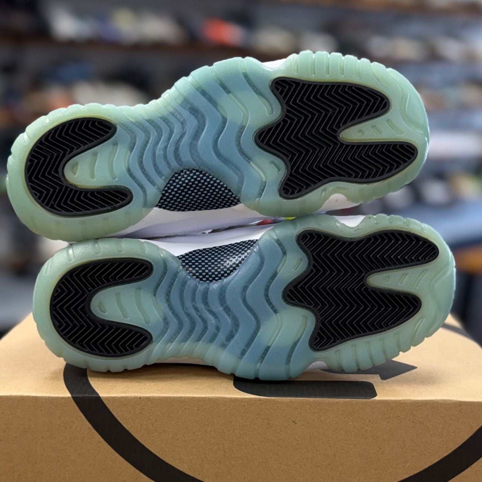Jordan 11 Retro Legend Blue (2014) (GS) - Preowned