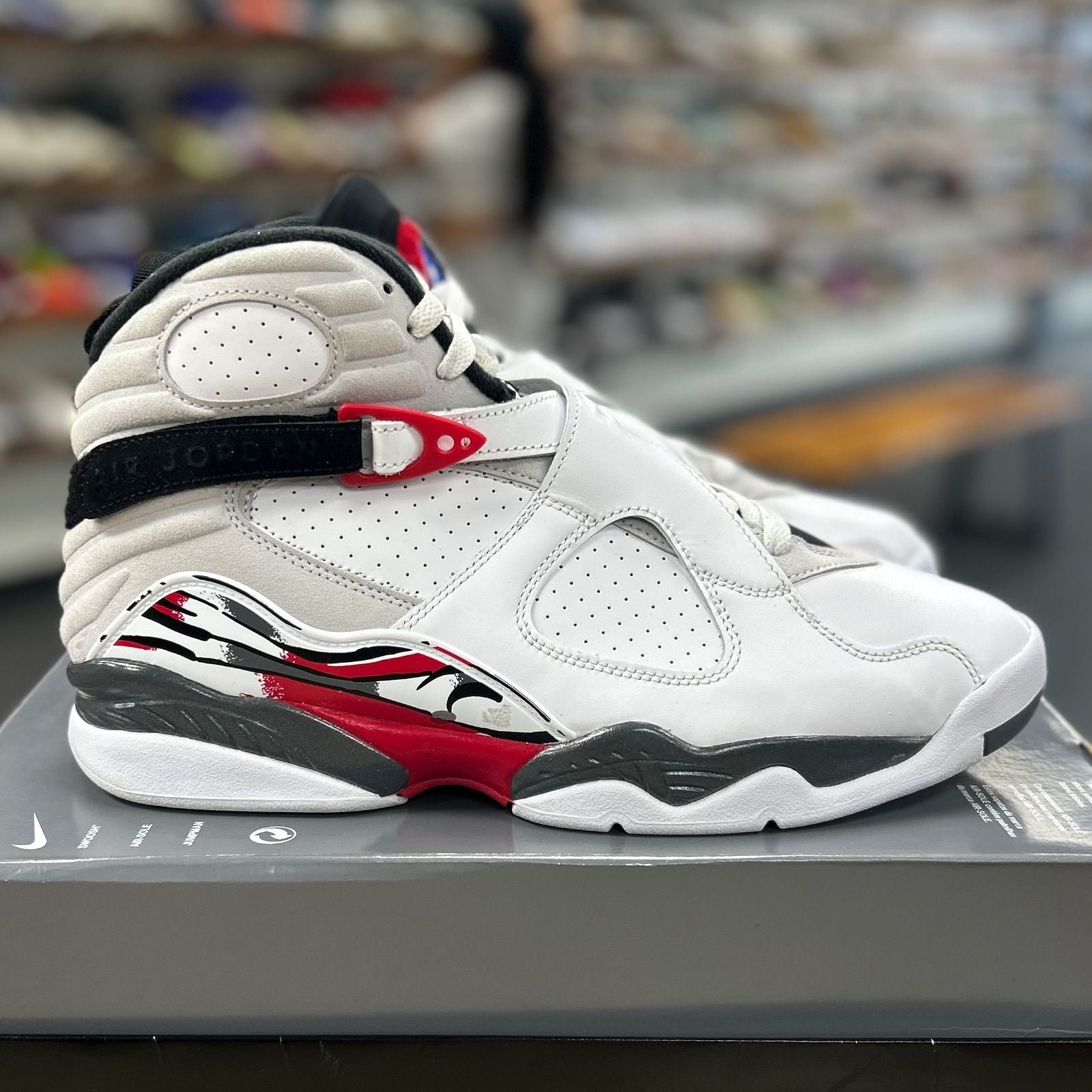 Jordan 8 Retro White True Red (2025) - Preowned