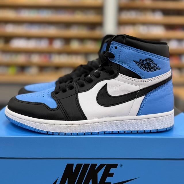 Jordan 1 Retro High OG UNC Toe - Preowned