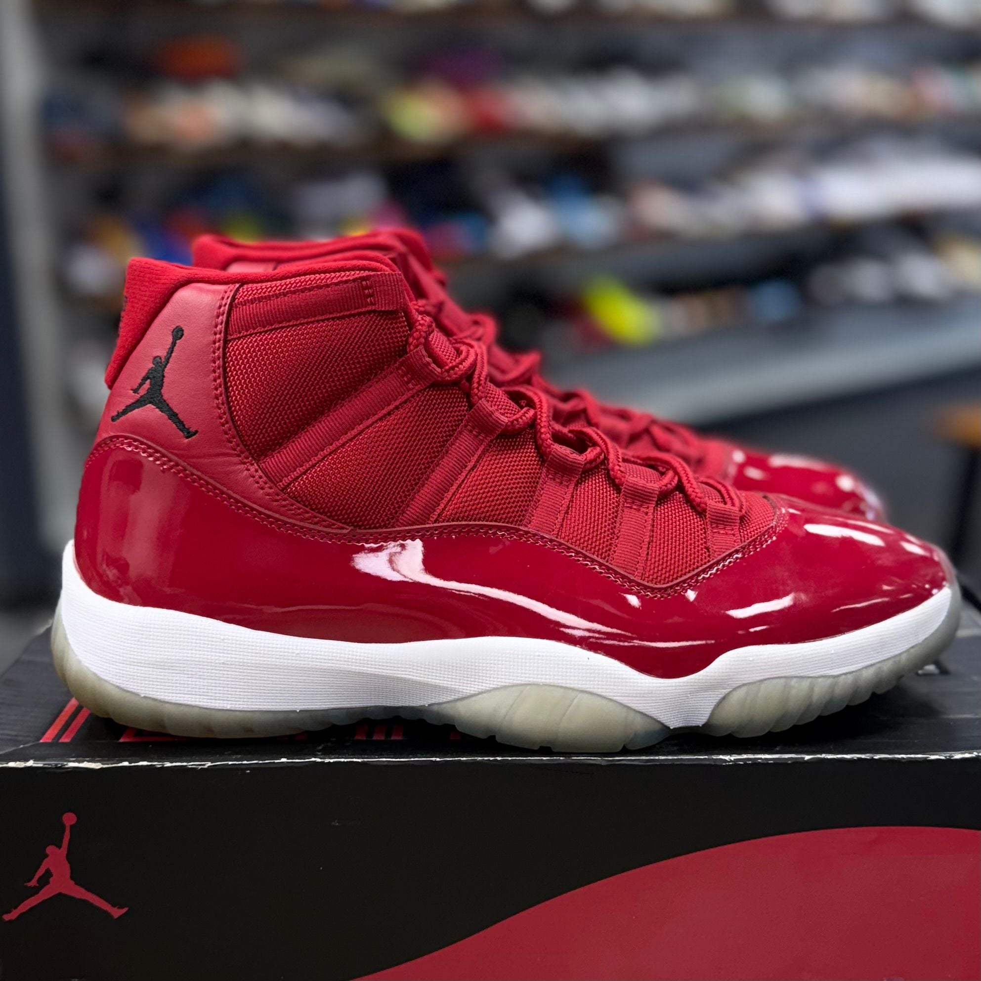 Jordan 11 Retro Win Like 96 - Preowned
