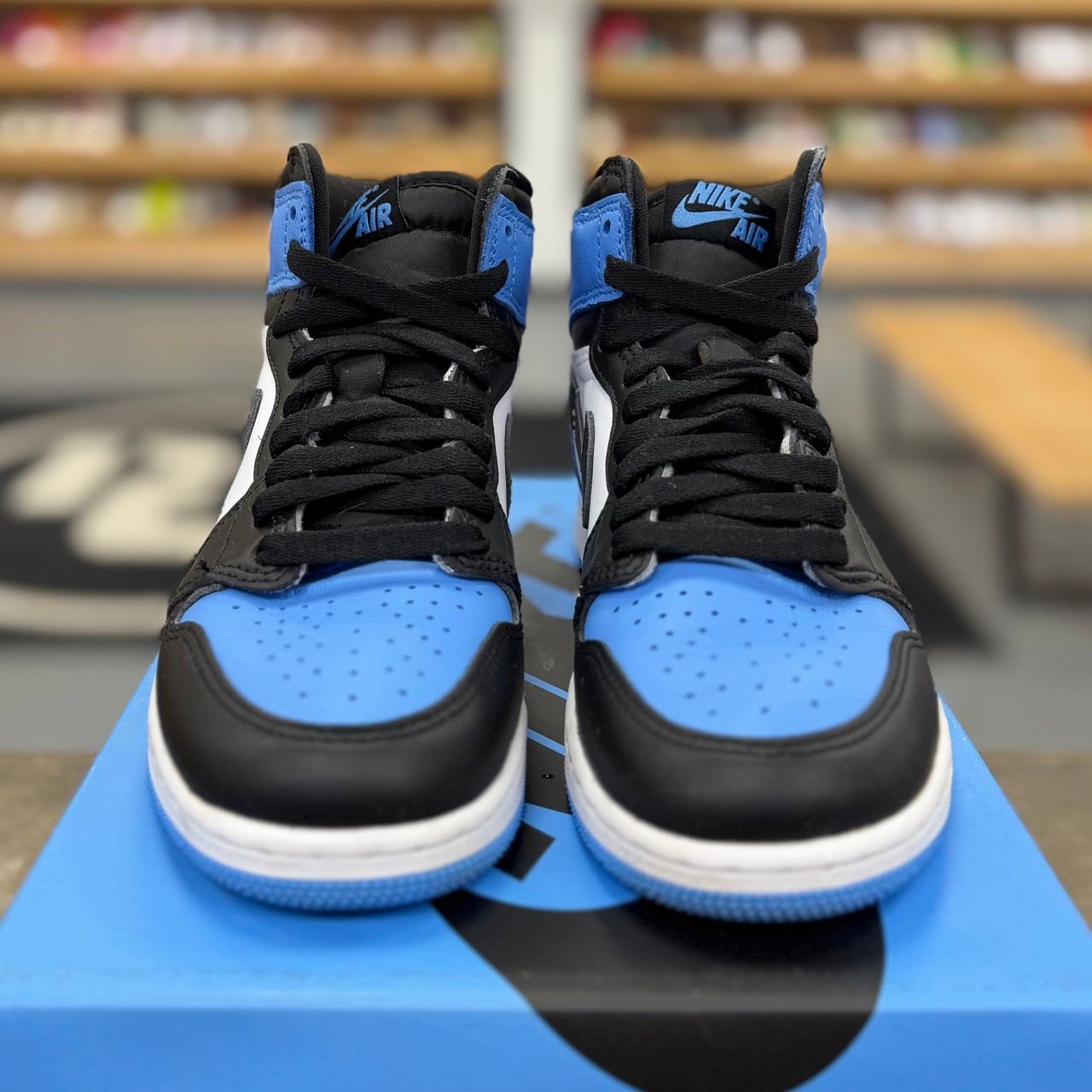 Jordan 1 Retro High OG UNC Toe (GS) - Preowned