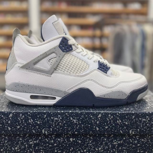 Jordan 4 Retro Midnight Navy - Preowned