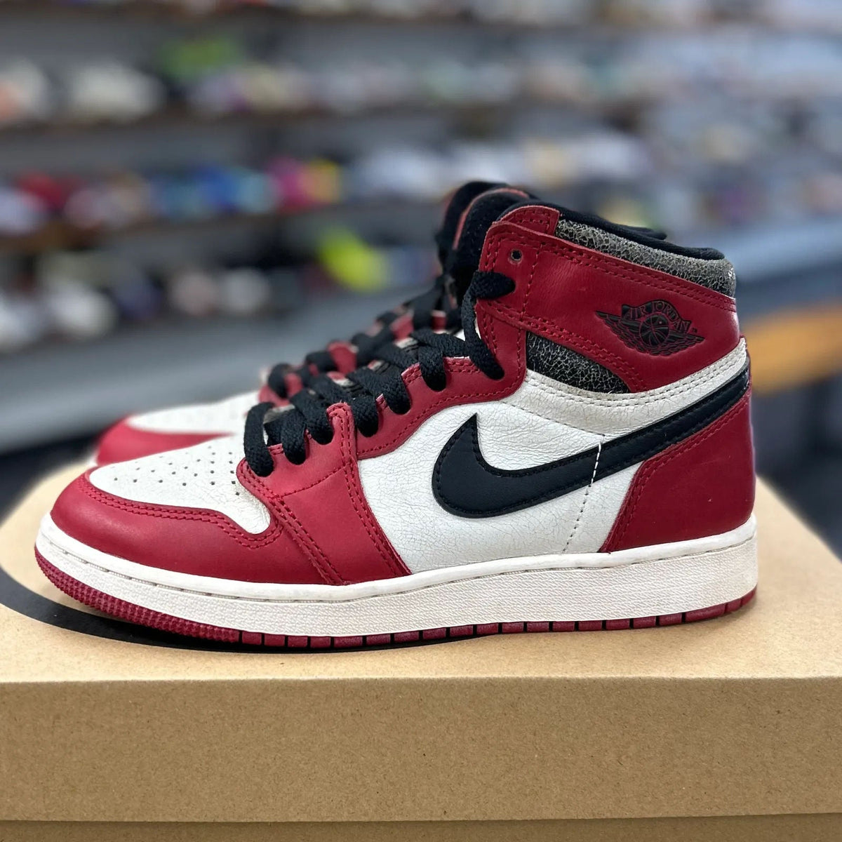 Jordan 1 Retro High OG Chicago Lost and Found (GS) - Preowned