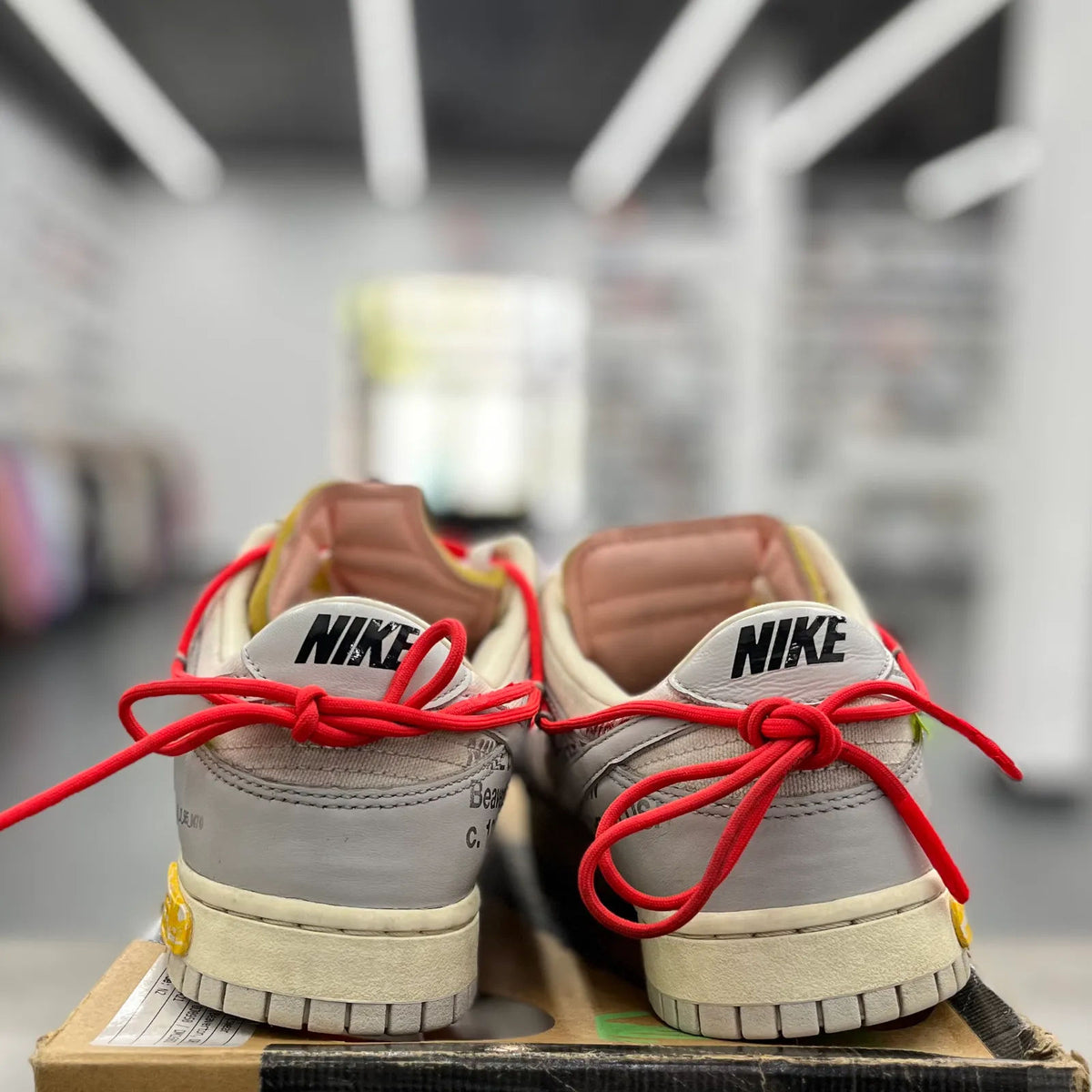 Nike Dunk Low Off-White Lot 6 - Preowned