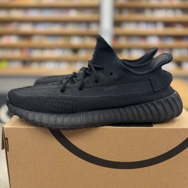 adidas Yeezy Boost 350 V2 Onyx - Preowned