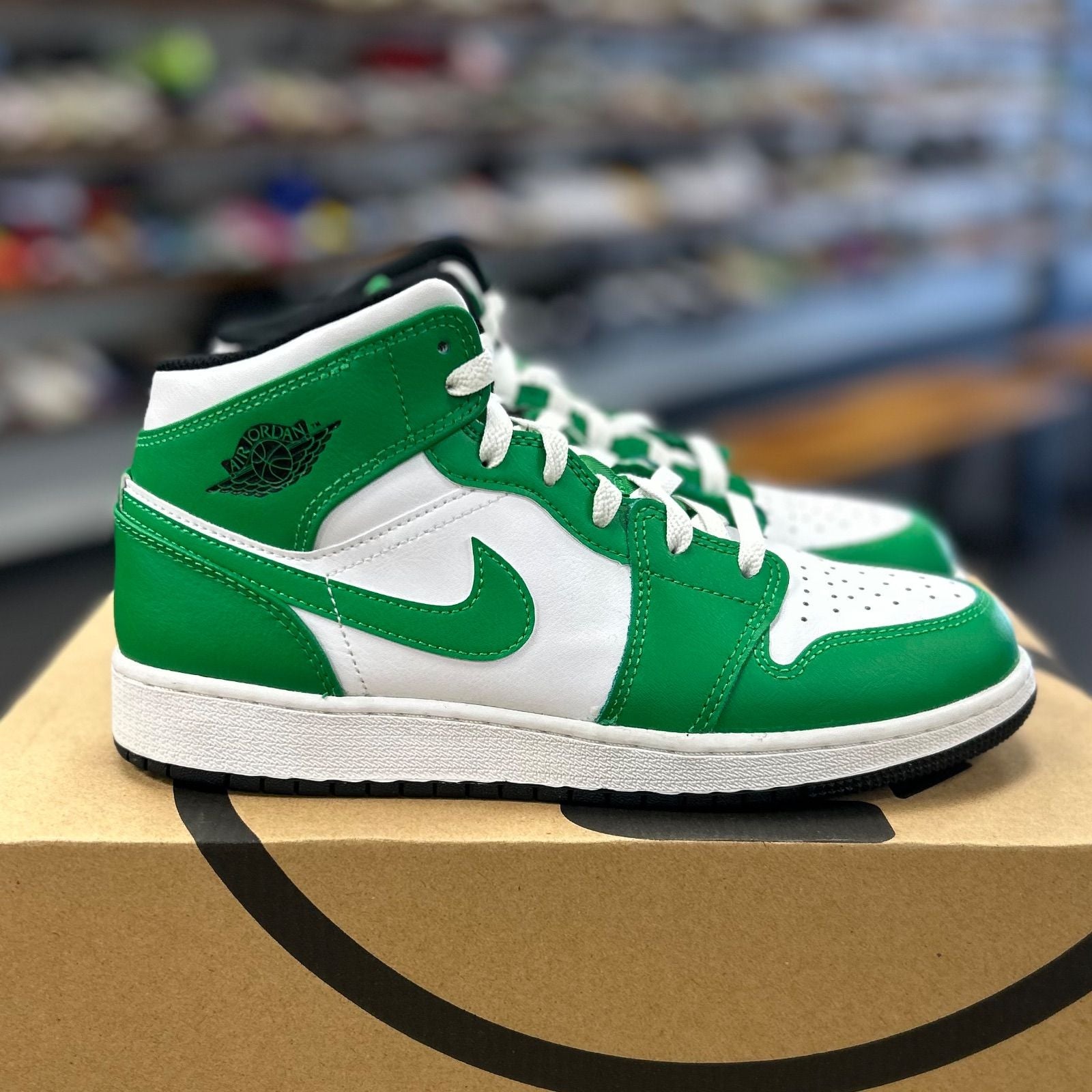 Jordan 1 Mid Lucky Green (GS) - Preowned