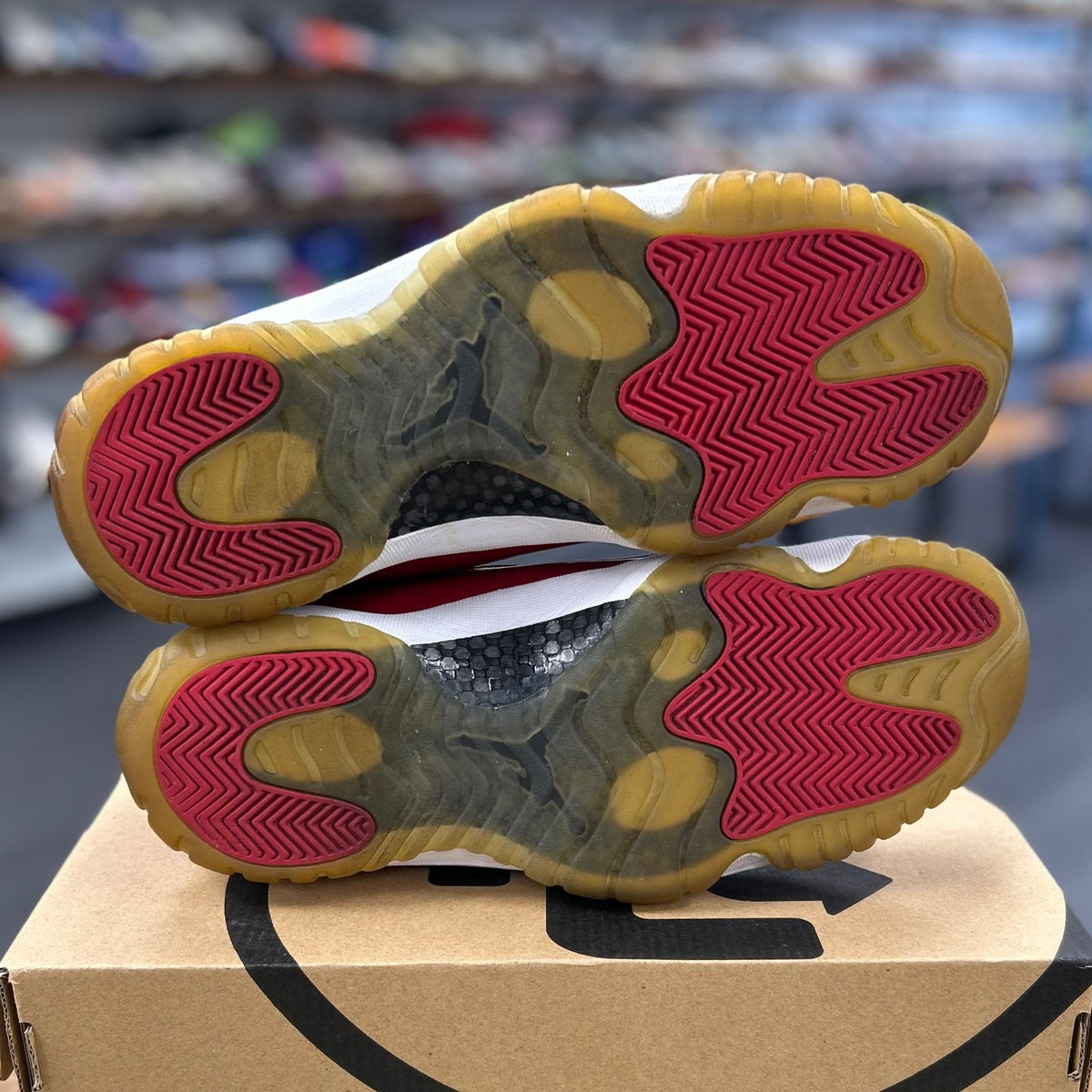 Jordan 11 Retro Win Like 96 - Preowned