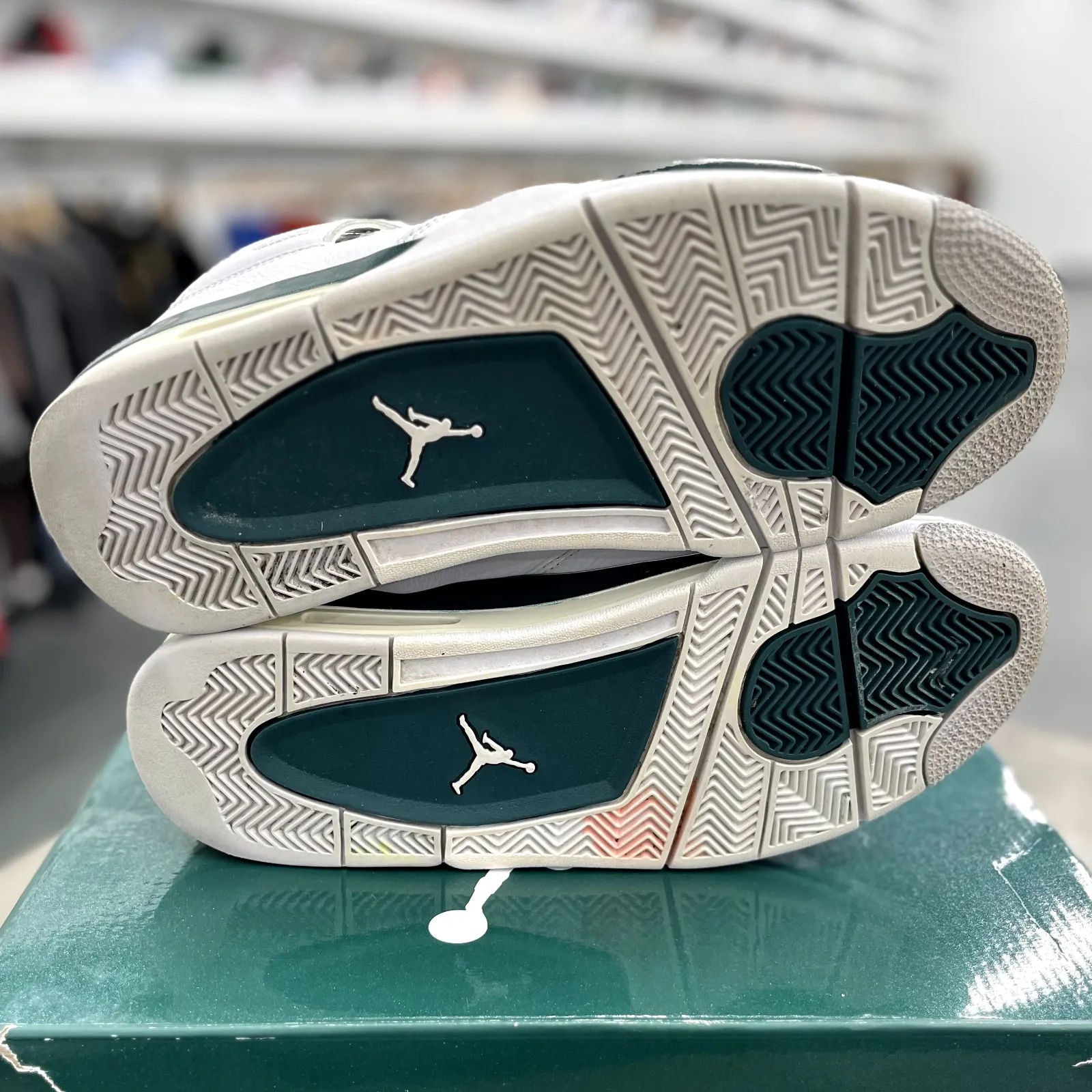 Jordan 4 Retro Oxidized Green - Preowned