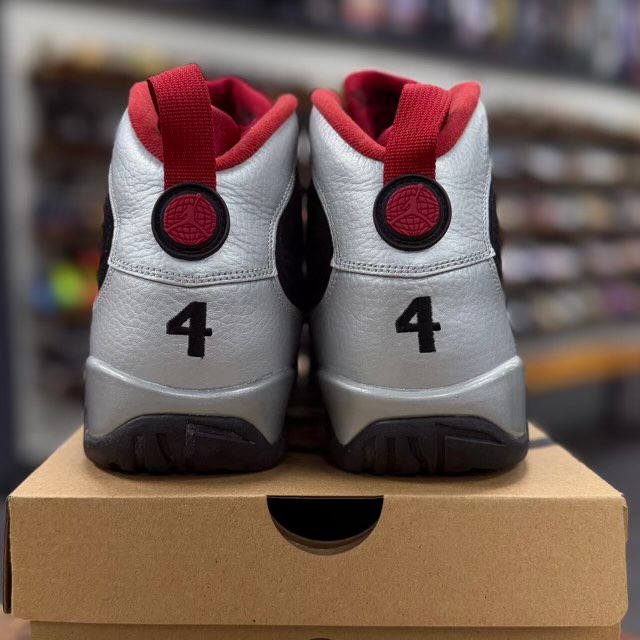 Jordan 9 Retro Johnny Kilroy - Preowned
