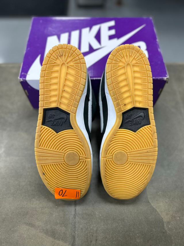 Nike SB Dunk Low Pro Black Gum - Preowned