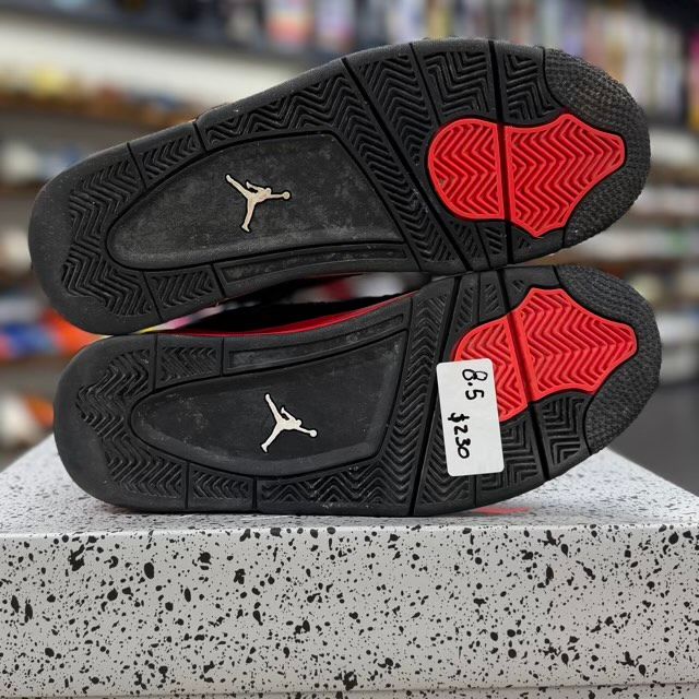 Jordan 4 Retro Red Thunder - Preowned