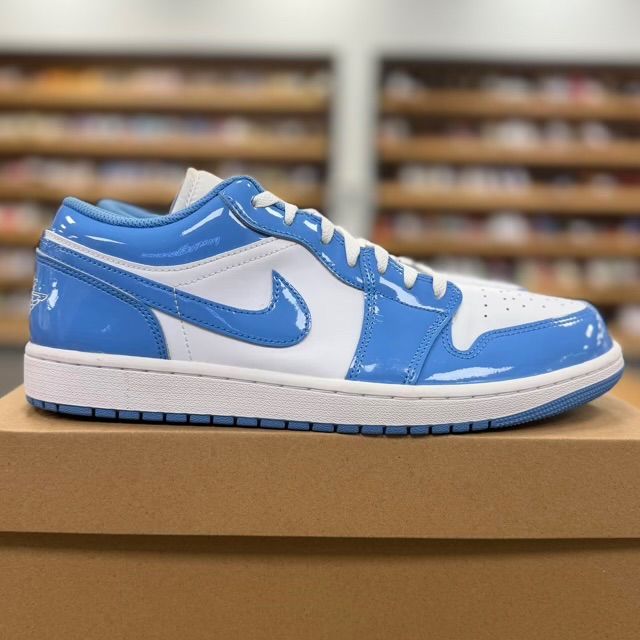 Jordan 1 Low SE White Legend Blue - Preowned