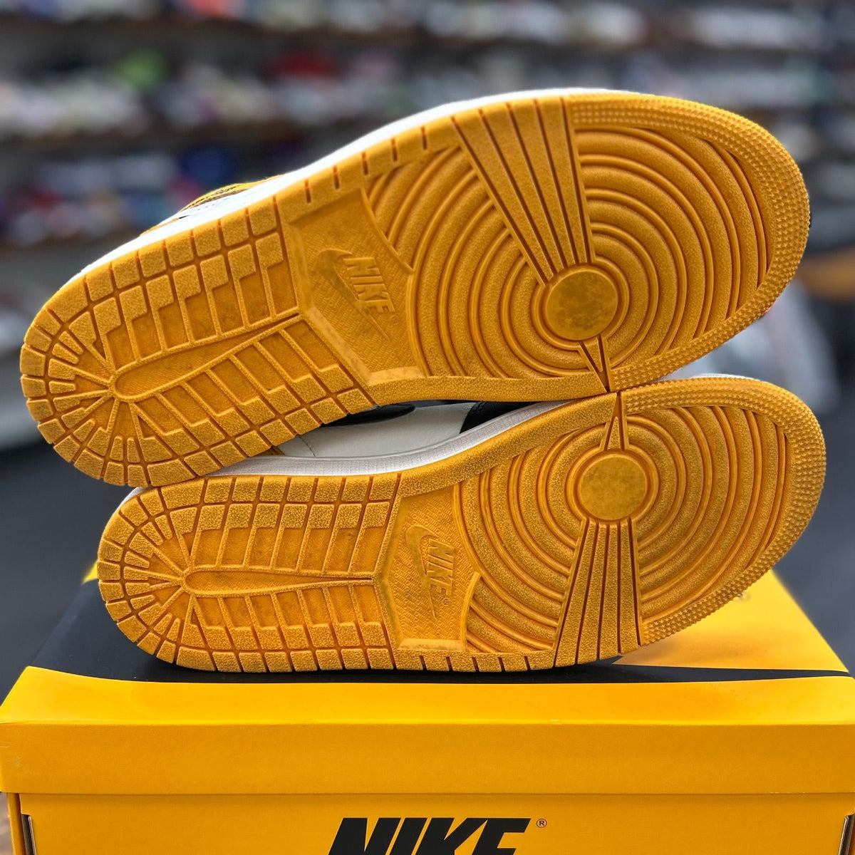 Jordan 1 Retro High OG Taxi - Preowned