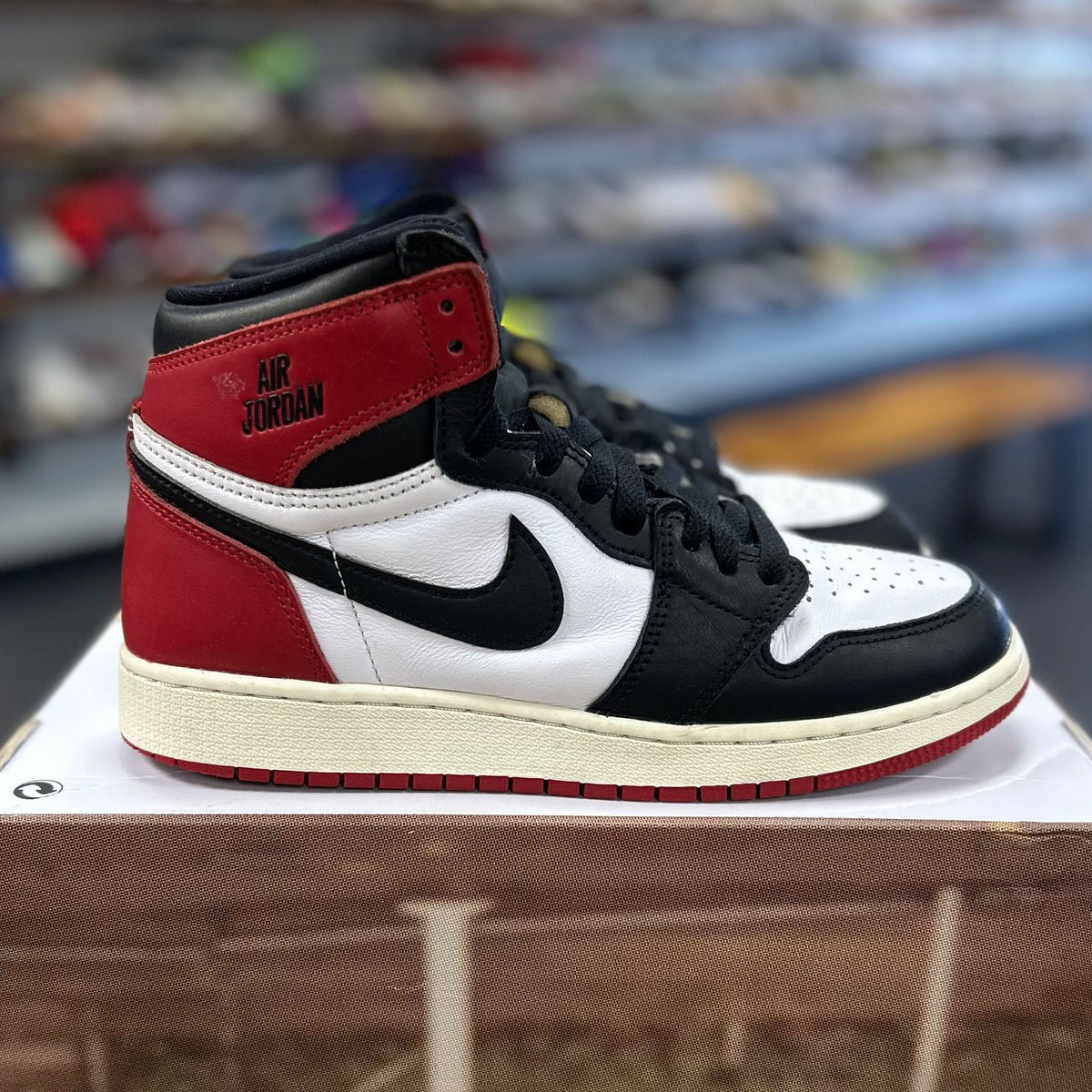 Jordan 1 Retro High OG Black Toe Reimagined (GS) - Preowned