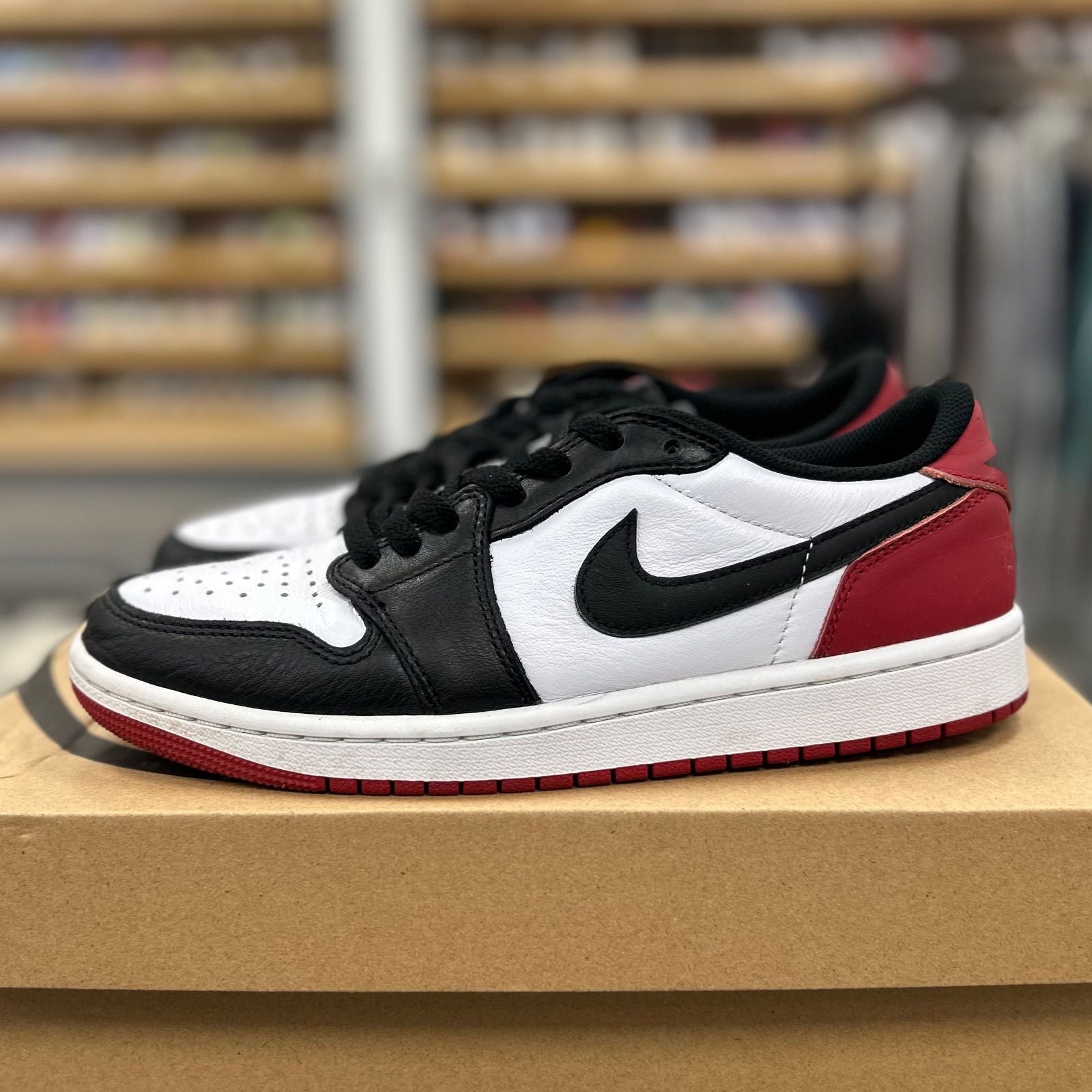 Jordan 1 Retro Low OG Black Toe (2023) - Preowned