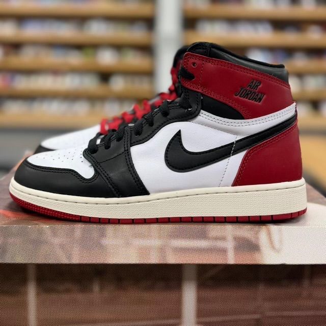 Jordan 1 Retro High OG Black Toe Reimagined (GS) - Preowned