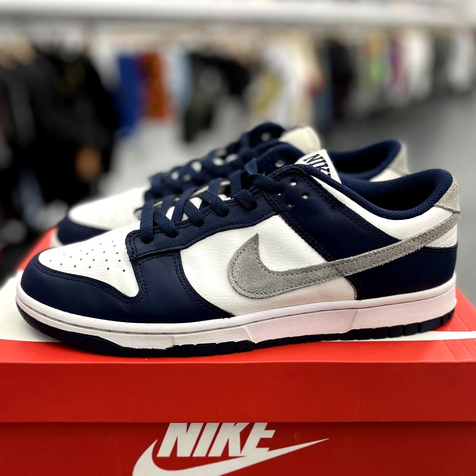 Nike Dunk Low Summit White Midnight Navy - Preowned