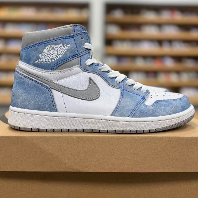 Jordan 1 Retro High OG Hyper Royal - Preowned