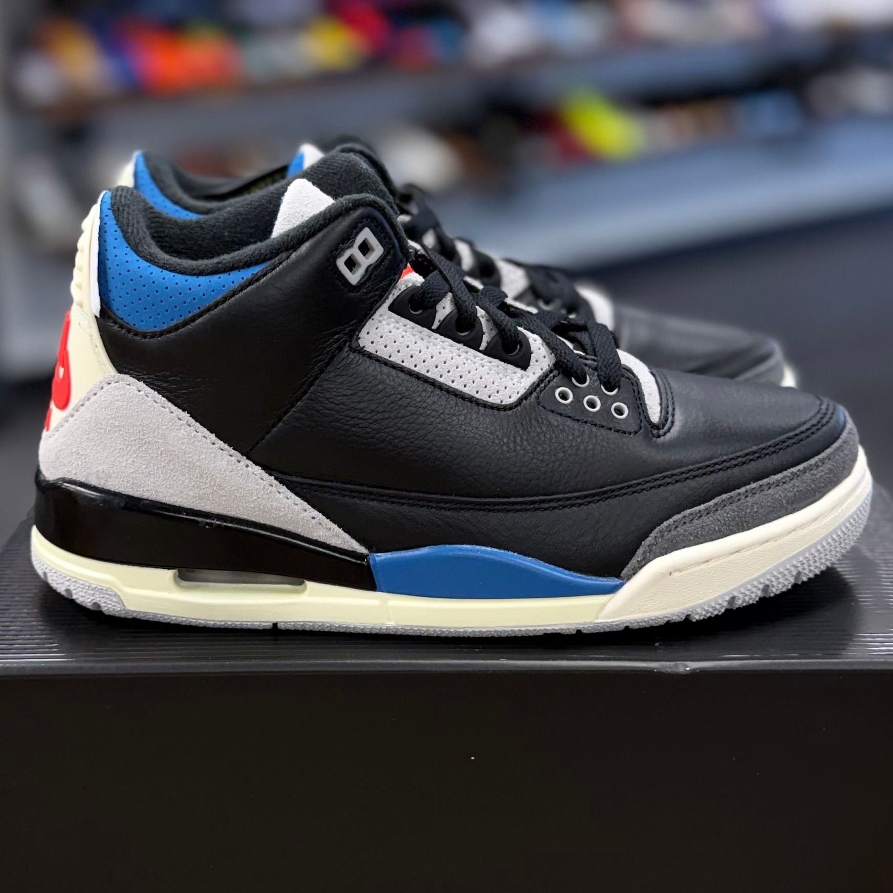 BRAND NEW STEAL - Jordan 3 Retro OG Rare Air