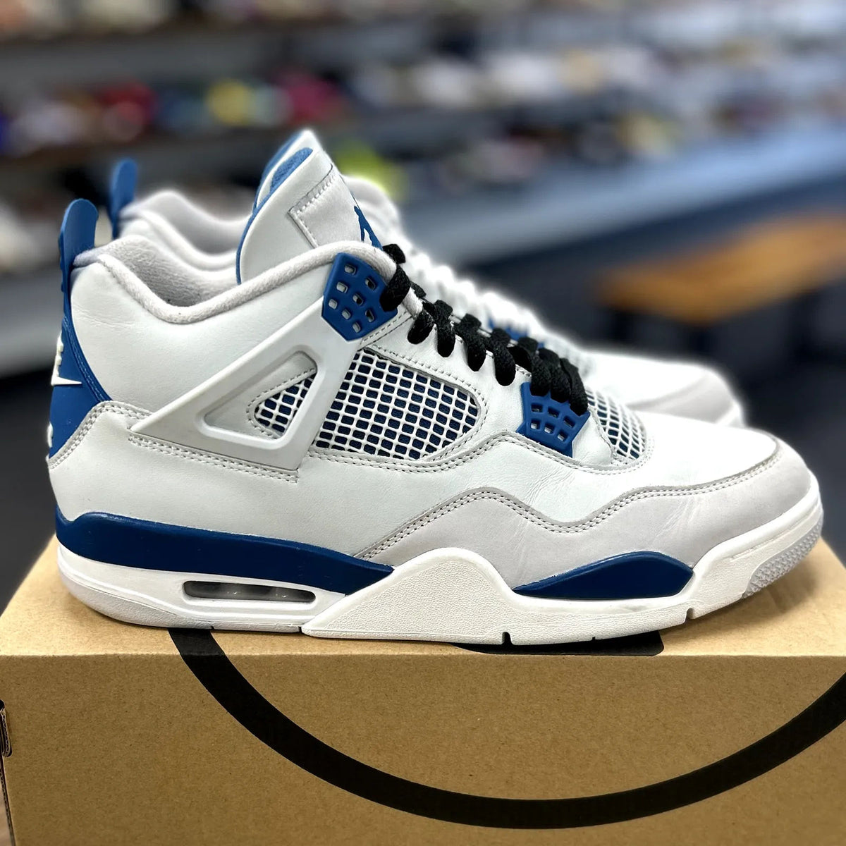 Jordan 4 Retro Military Blue (2024) - Preowned