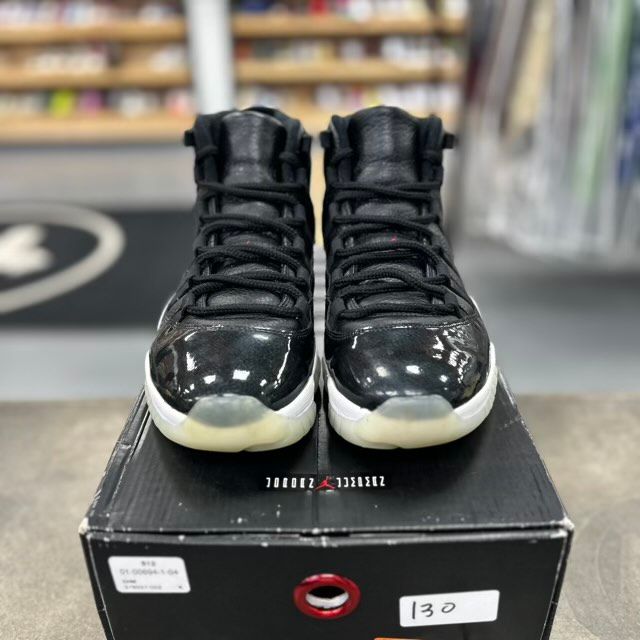 Jordan 11 Retro 72-10 - Preowned