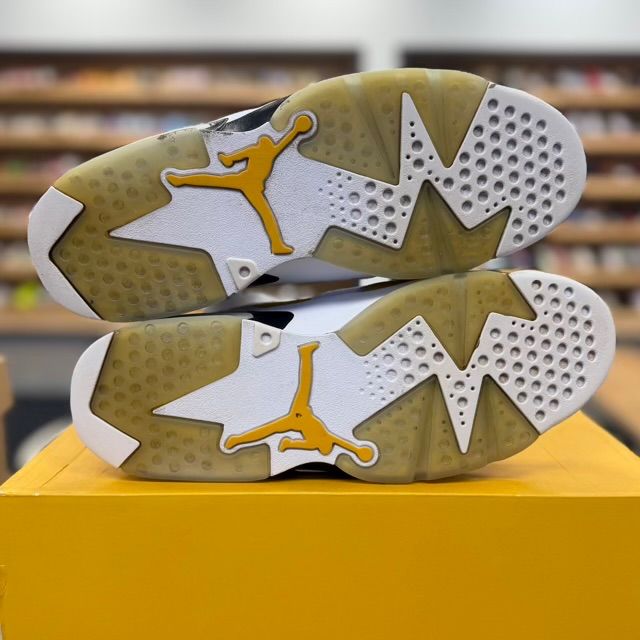 Jordan 2 Retro Cement Grey - Preowned