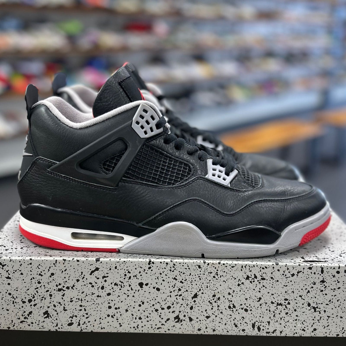 Jordan 4 Retro Bred Reimagined - Preowned