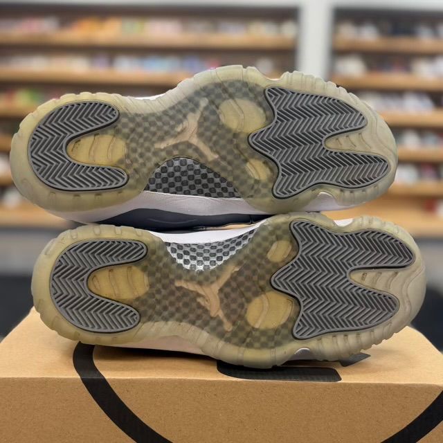 Jordan 11 Retro Low Cool Grey - Preowned