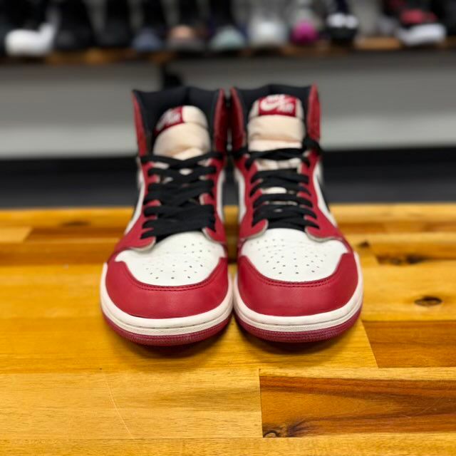 Jordan 1 Retro High OG Chicago Lost and Found - Preowned
