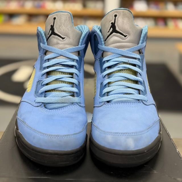 Jordan 5 Retro UNC University Blue - Preowned
