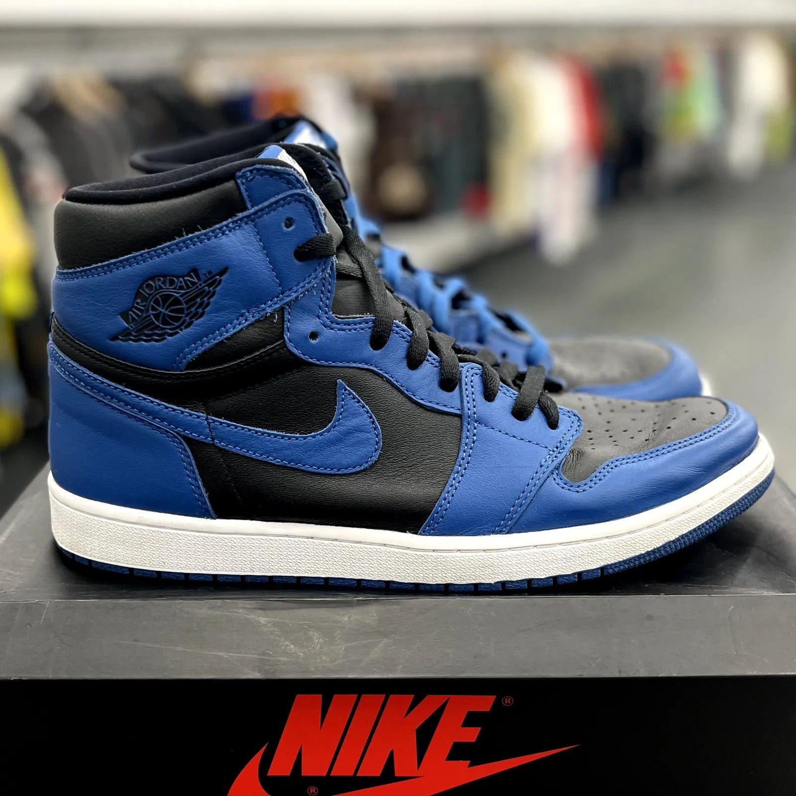 Jordan 1 Retro High OG Dark Marina Blue - Preowned
