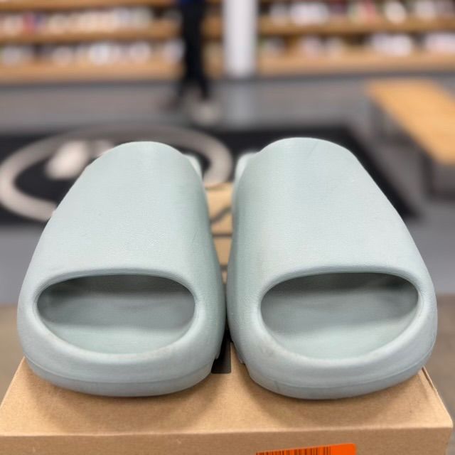 adidas Yeezy Slide Salt - Preowned