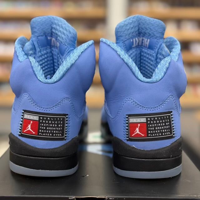 Jordan 5 Retro UNC University Blue - Preowned
