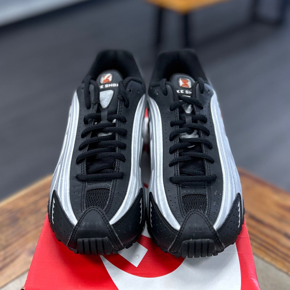 Nike Shox R4 Metallic Silver Black Picante Red (GS) - Preowned