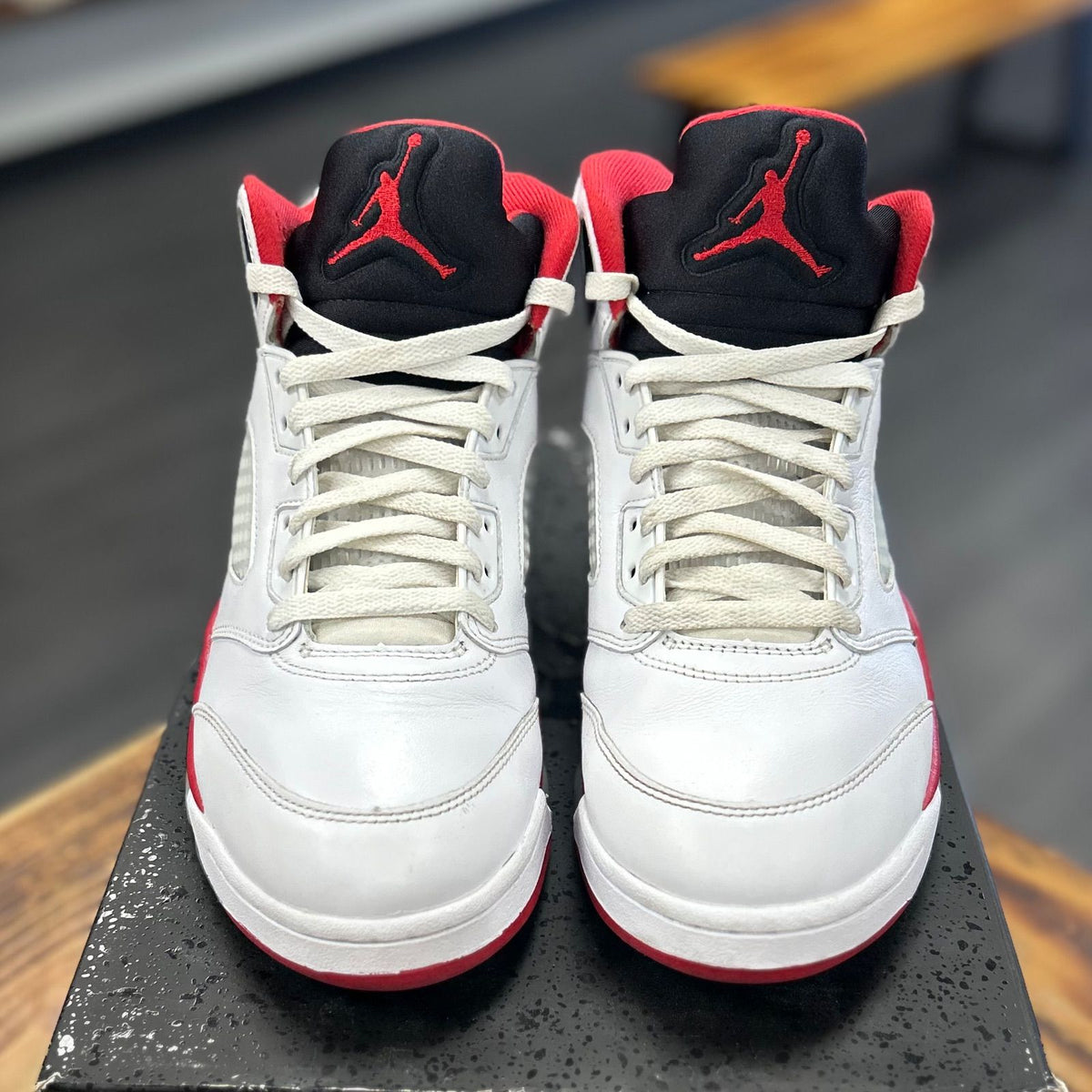 Jordan 5 Retro Fire Red Black Tongue (2025) - Preowned