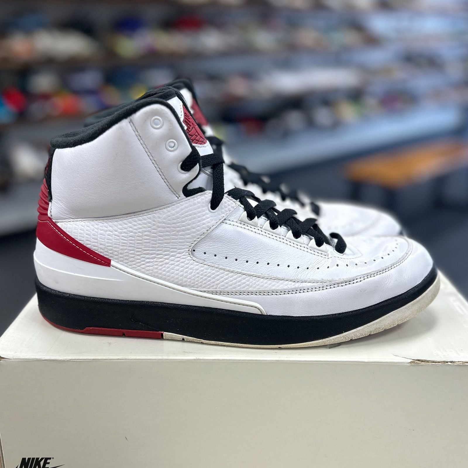 Jordan 2 Retro OG Chicago (2022) - Preowned