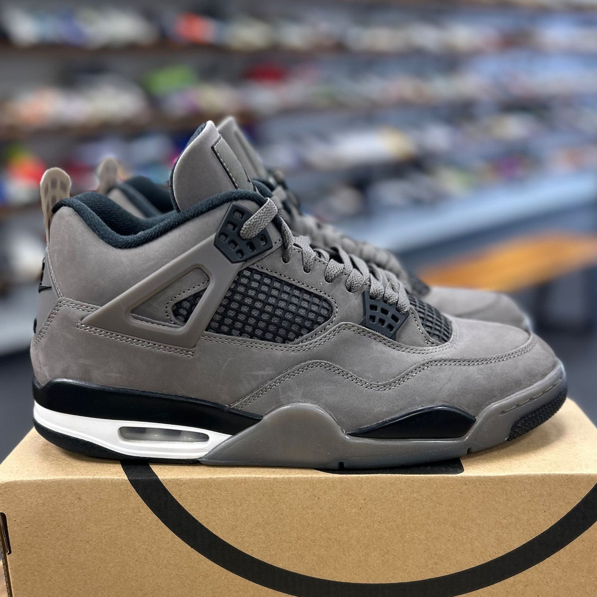 Jordan 4 Retro Cave Stone - Preowned