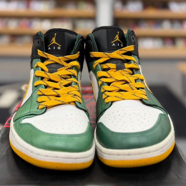 Jordan 1 Mid Retro Sonics - Preowned