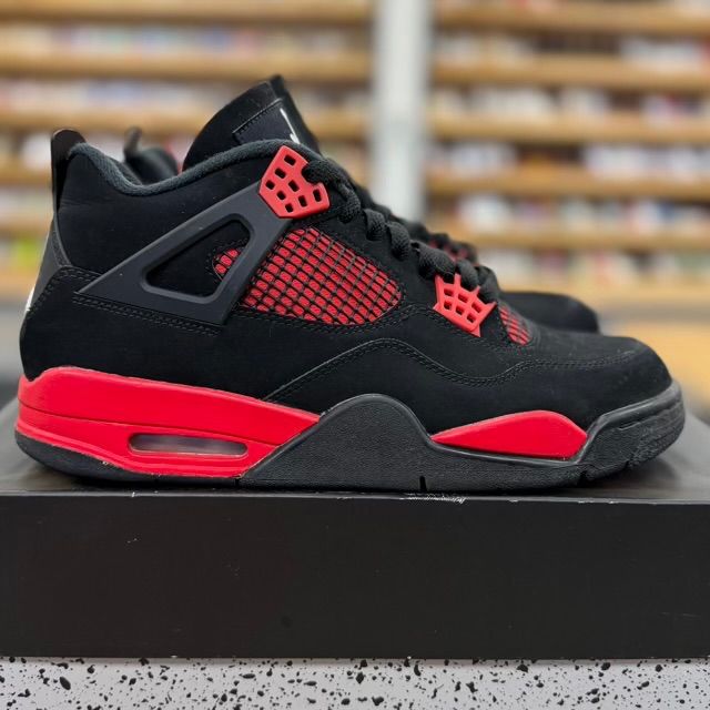 Jordan 4 Retro Red Thunder - Preowned