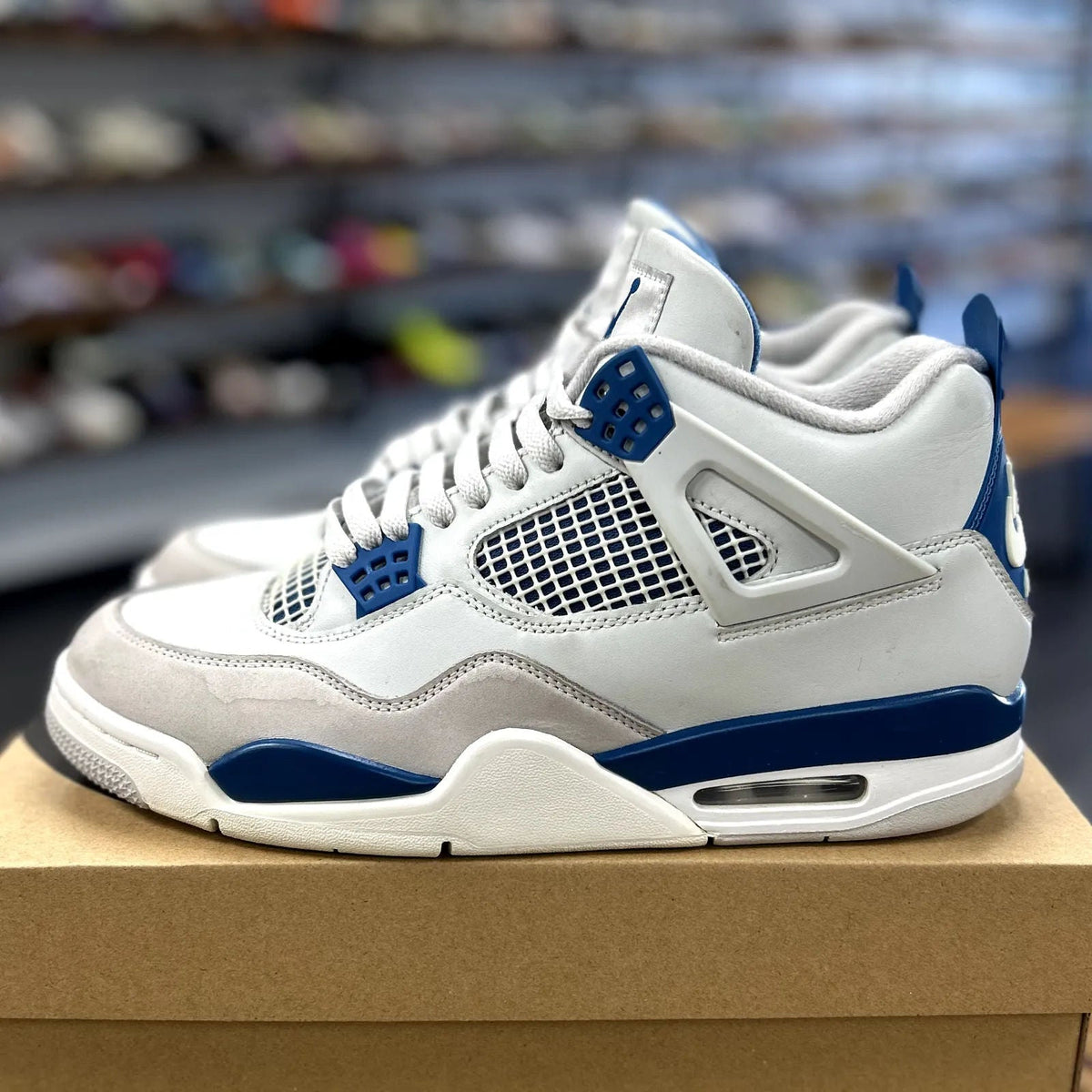 Jordan 4 Retro Military Blue (2024) - Preowned