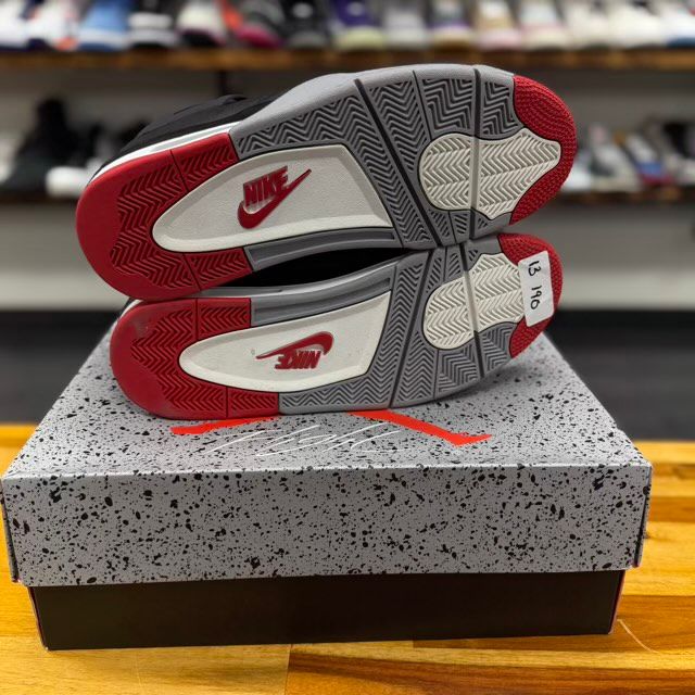 Jordan 4 Retro Bred Reimagined - Preowned