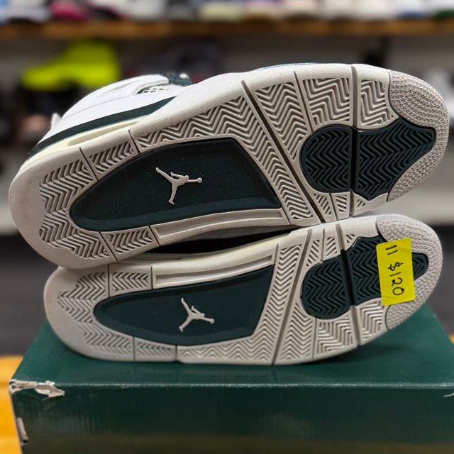 Jordan 4 Retro Oxidized Green - Preowned