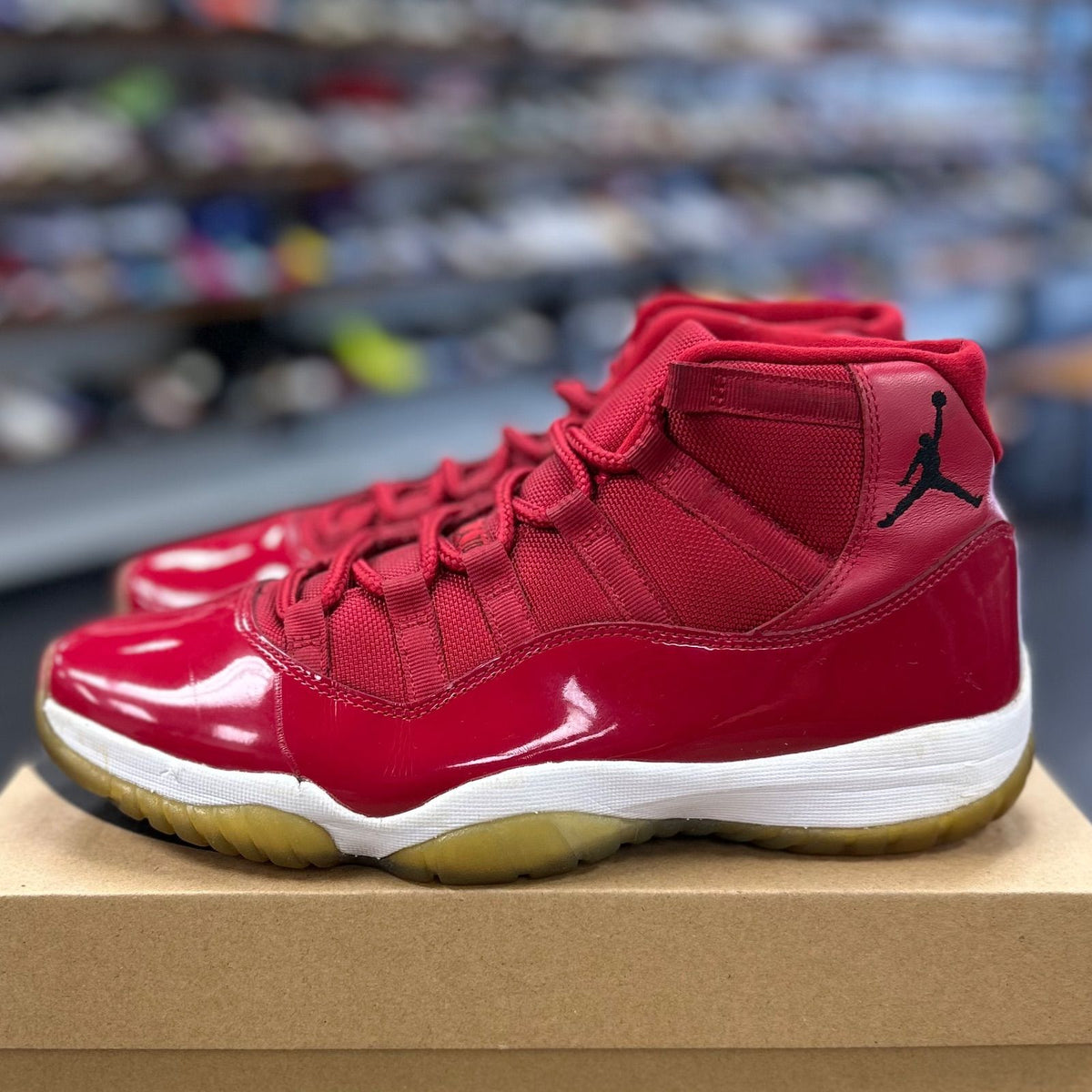 Jordan 11 Retro Win Like 96 - Preowned